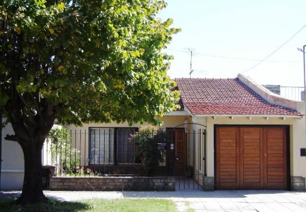 #4167793 | Venta | Casa | Temperley (MANGONE PROPIEDADES)