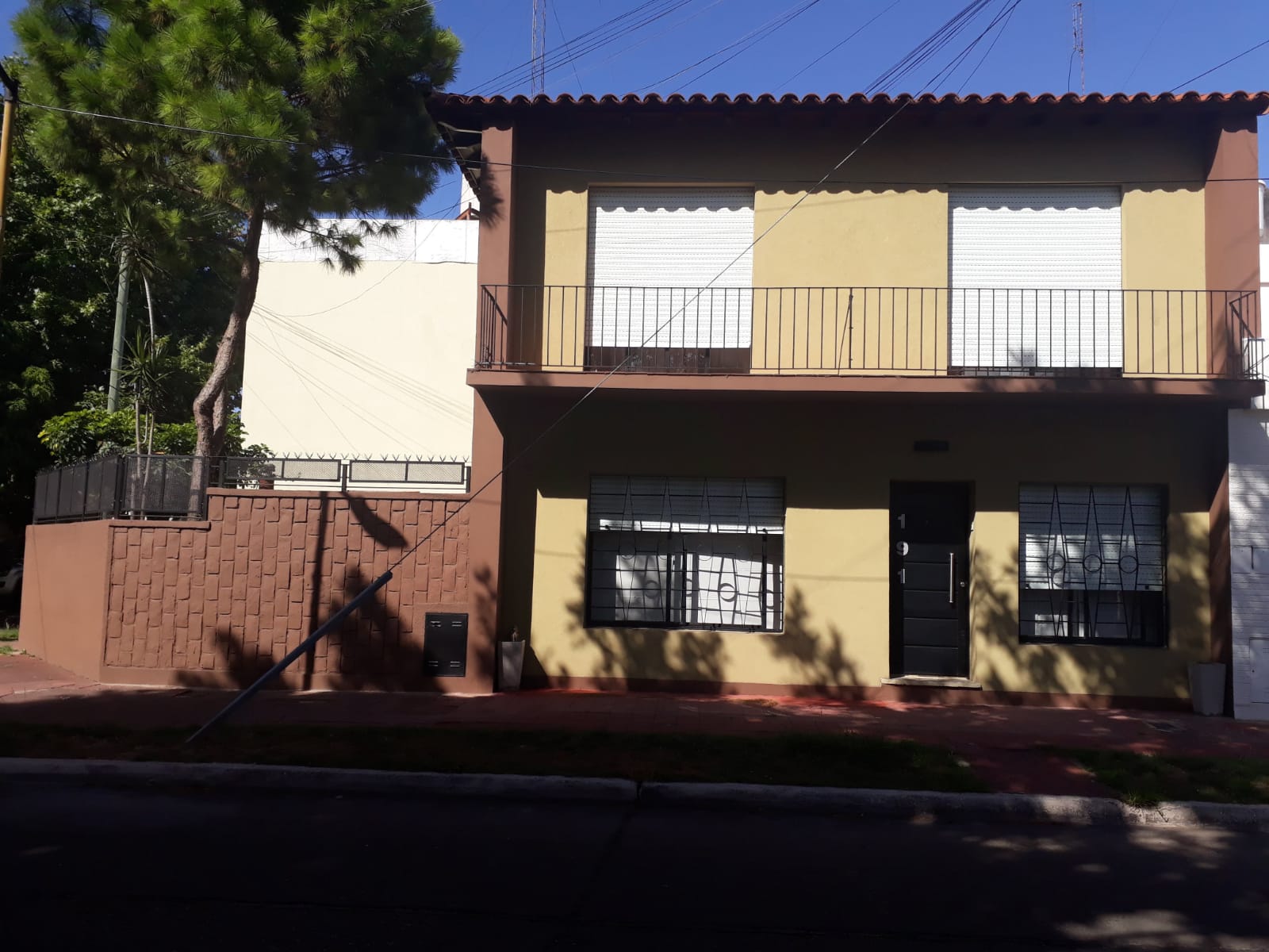 #4382693 | Sale | House | Quilmes (Gustavo Santos Negocios Inmobiliarios)
