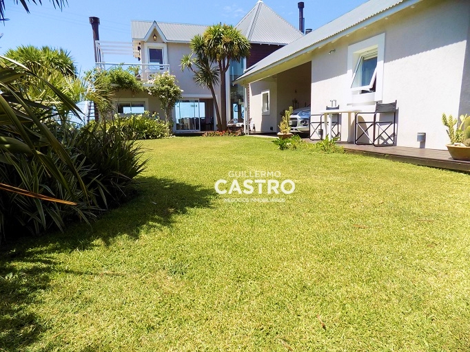 #3133380 | Sale | House | Mar Del Plata (Guillermo Castro Negocios Inmobiliarios)