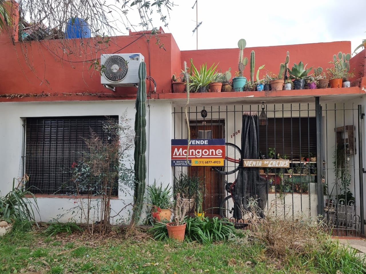 #4337251 | Venta | Casa | Banfield (MANGONE PROPIEDADES)