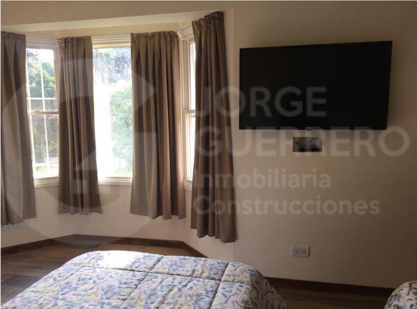 #3820446 | Rental | House | Carilo (Jorge Guerrero Inmobiliaria Construcciones)