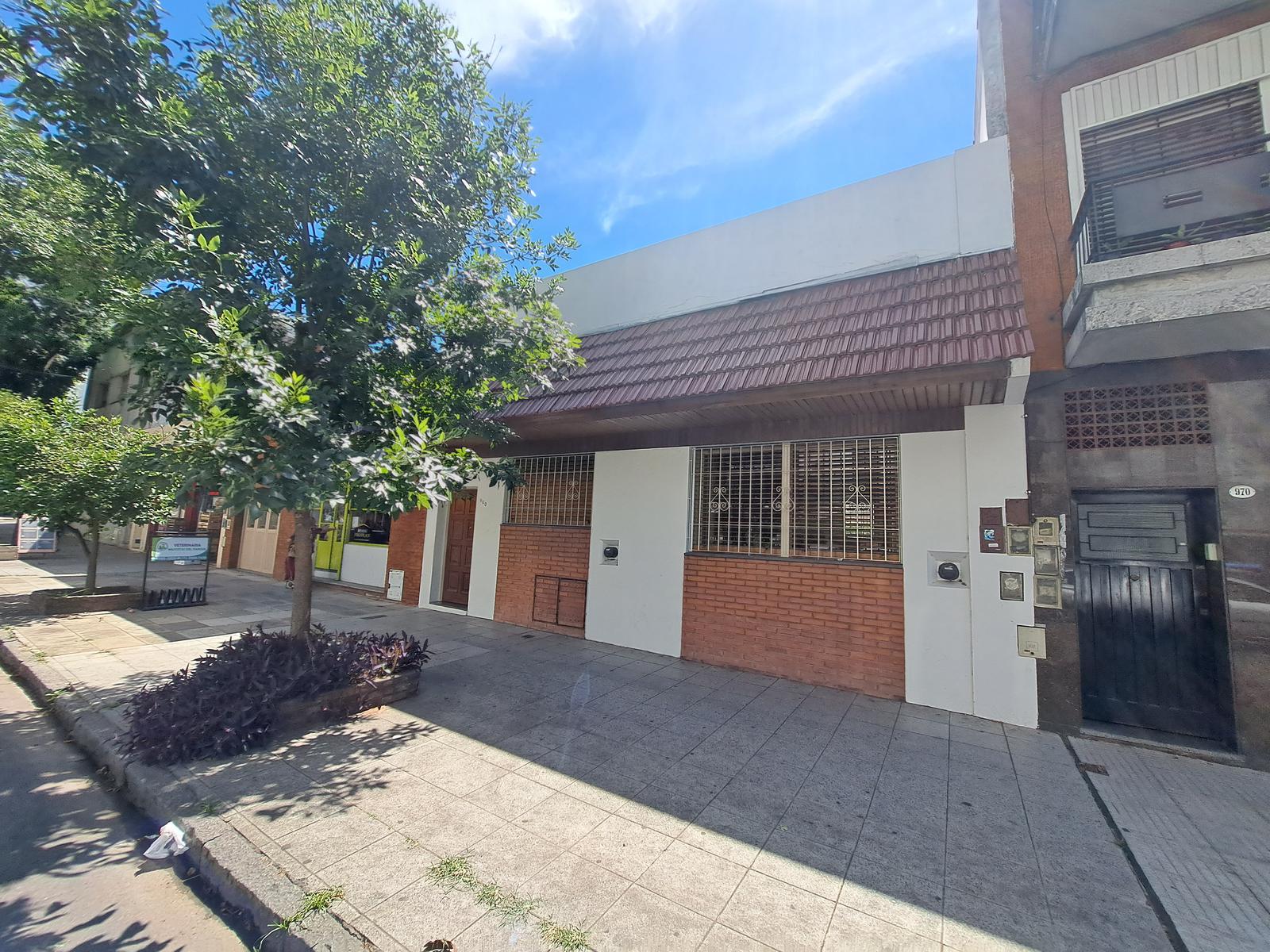 #4928450 | Venta | Casa | Parque Chacabuco (Cosenza Propiedades)