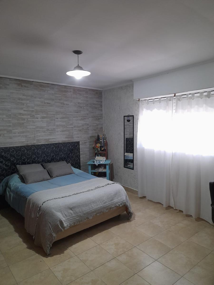 #5085594 | Venta | Casa | Los Hornos (CONSTANT PROPIEDADES)