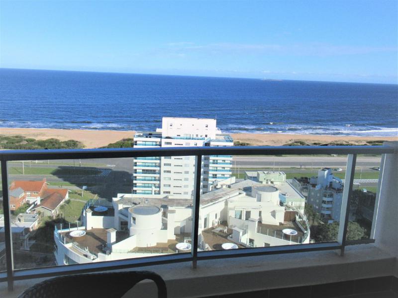 #3238001 | Venta | Departamento | Playa Brava (Emiliano Pedrozo)