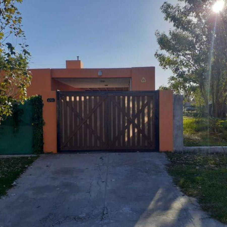 #4745854 | Venta | Casa | Funes (BROC Bienes Raices)