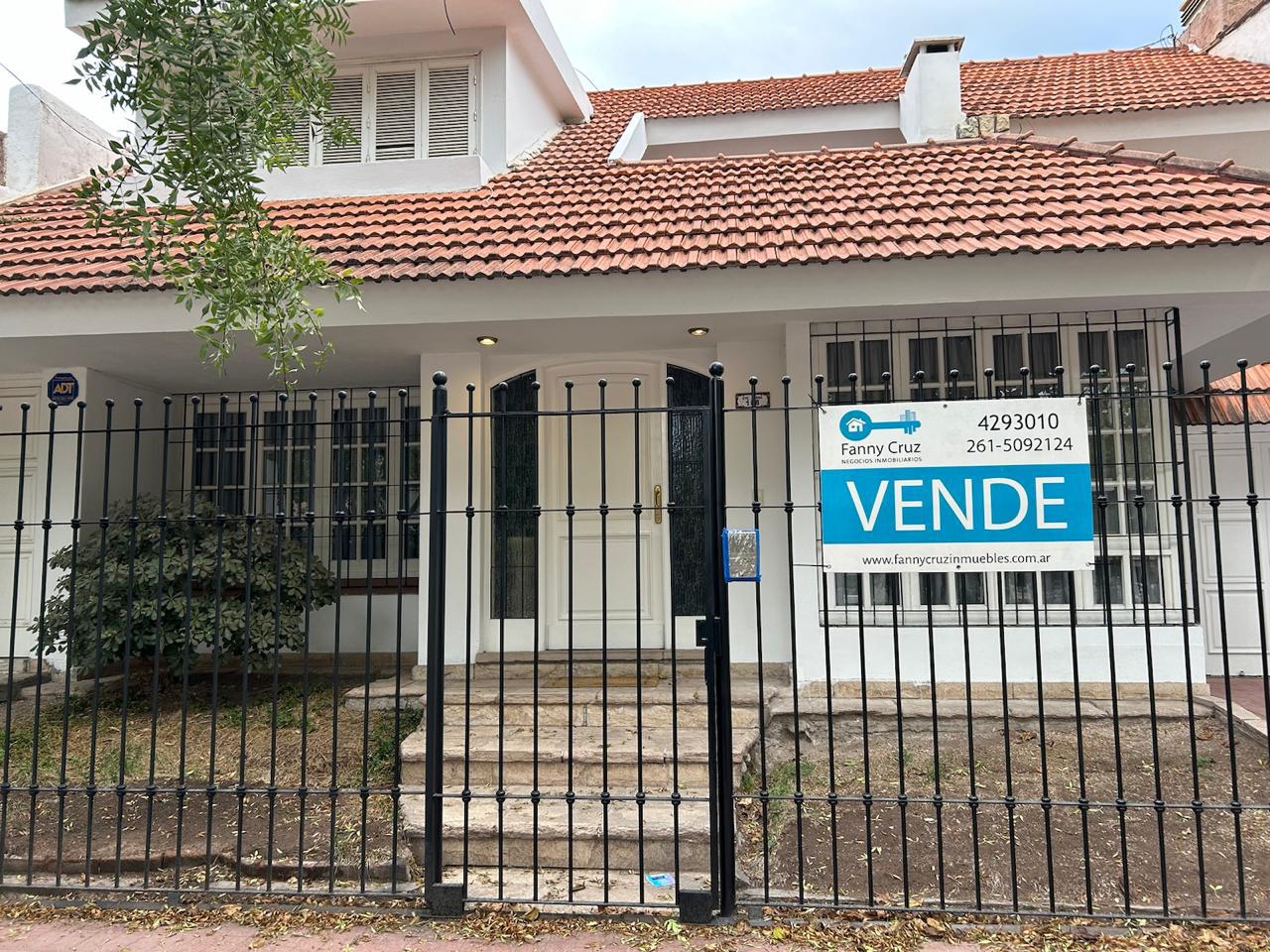 #5038816 | Venta | Casa | Godoy Cruz (Fanny Cruz Negocios Inmobiliarios)