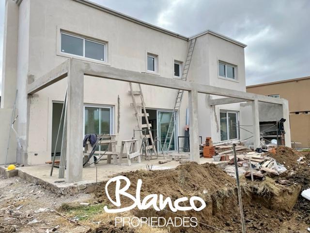 #2775177 | Venta | Galpón / Depósito / Bodega | Valentin Alsina (Roberto Abraham Propiedades)