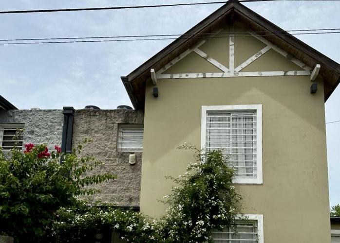#4835580 | Temporary Rental | House | Manuel B Gonnet (Otero Rossi & Cía Inmobiliaria)