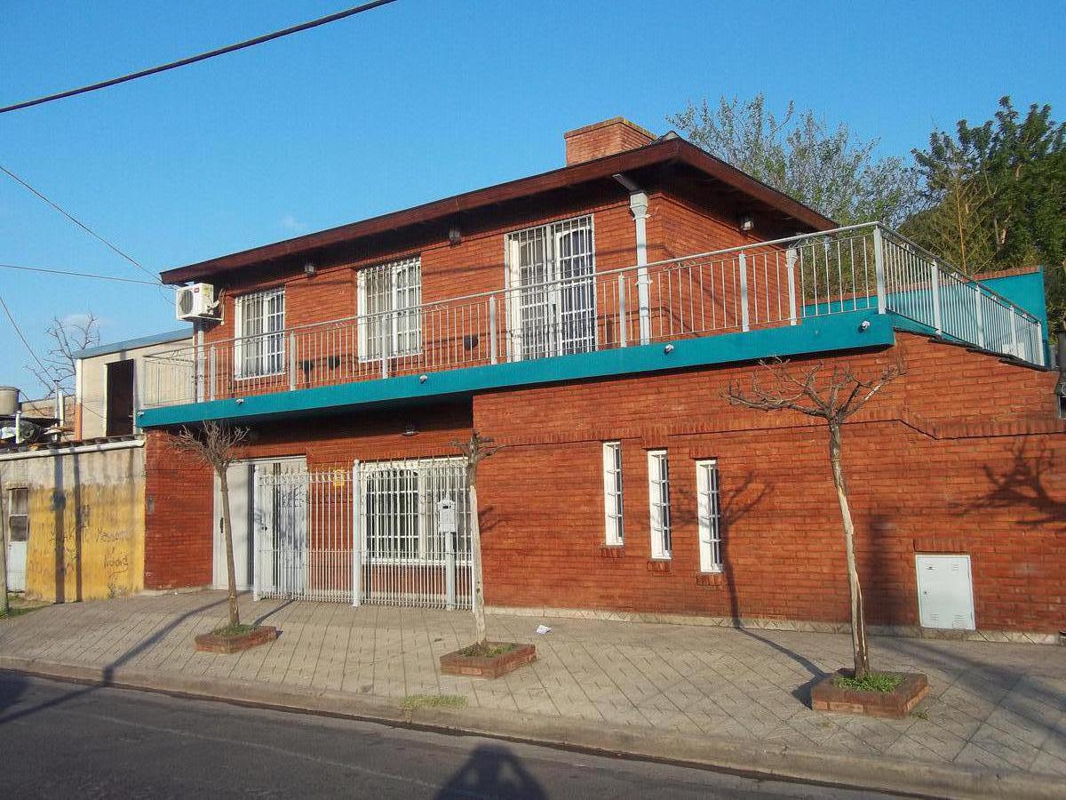 #3359621 | Venta | Casa | Villa Santos Tesei (Lopez Comba)