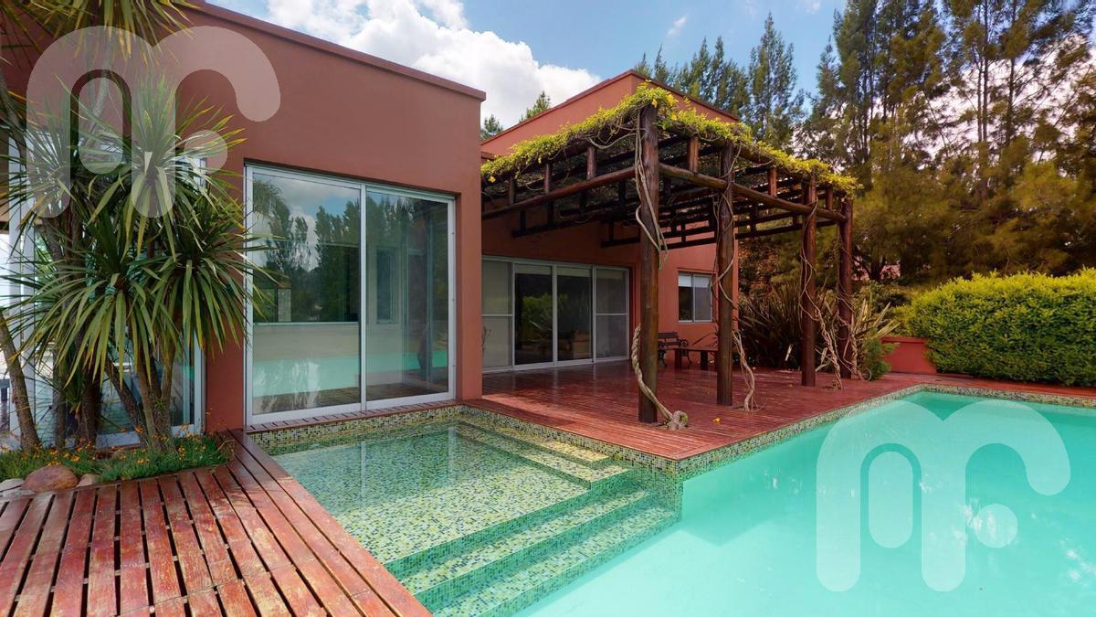 #5135946 | Venta | Casa | Campos De Roca (Falcioni Bienes Inmuebles)