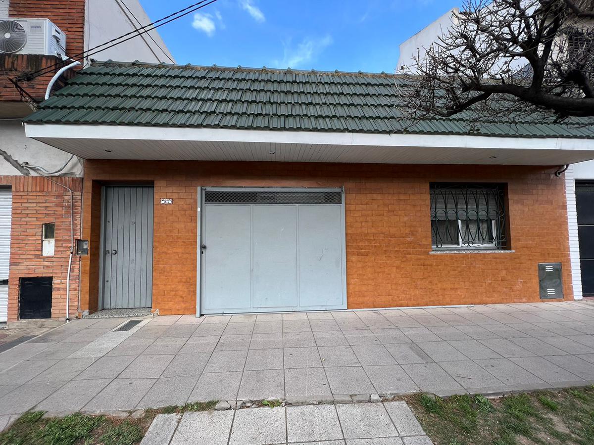 #3118883 | Venta | Casa | Bernal (Novoa Inmo)