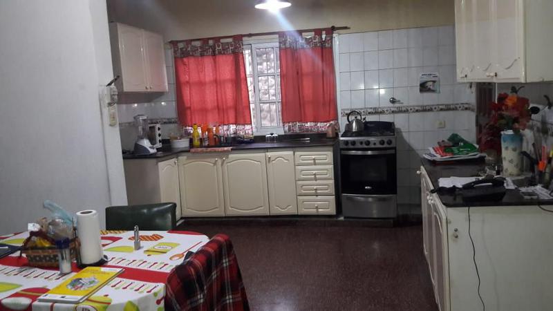 #519811 | Venta | Casa | Temperley (JC DONSANTO PROPIEDADES)