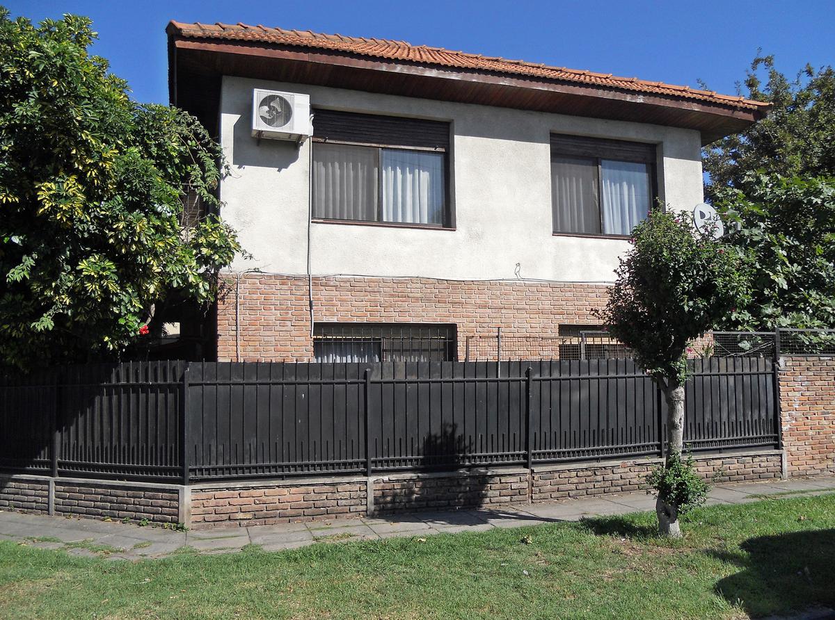 #2414908 | Sale | House | Villa Adelina (Ruiz Propiedades)