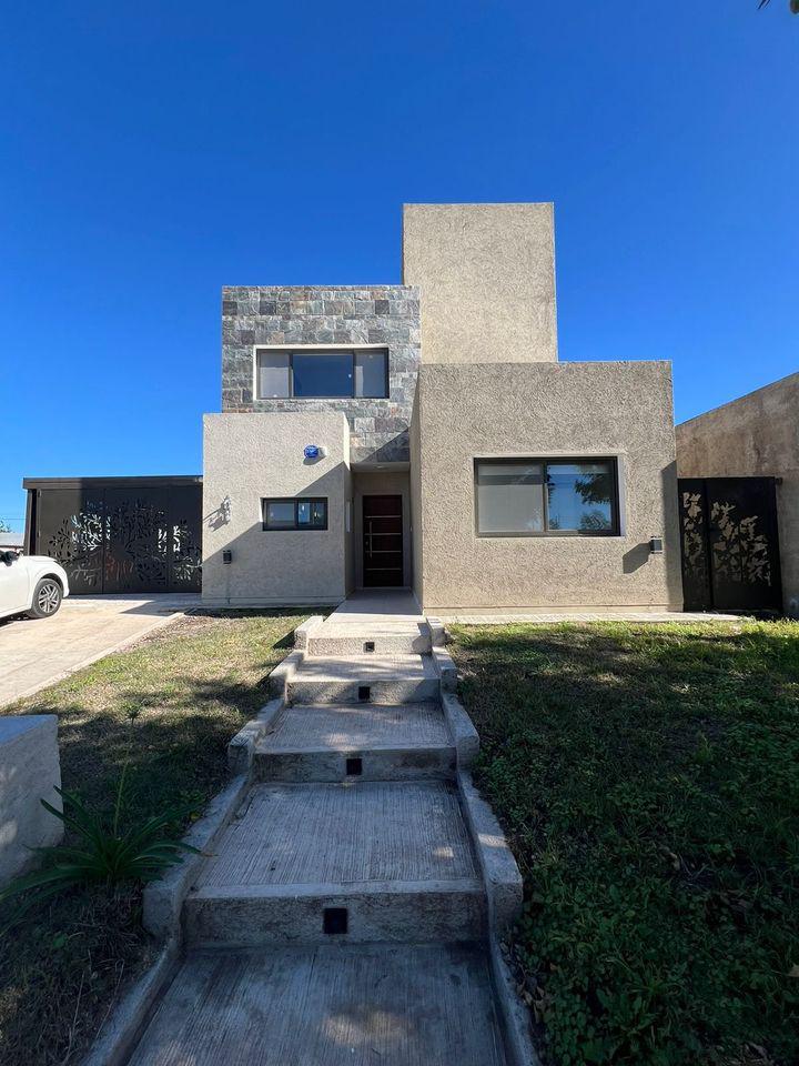 #5121655 | Rental | House | Tejas del Sur 3 (Lopez Gallo Negocios Inmobiliarios)
