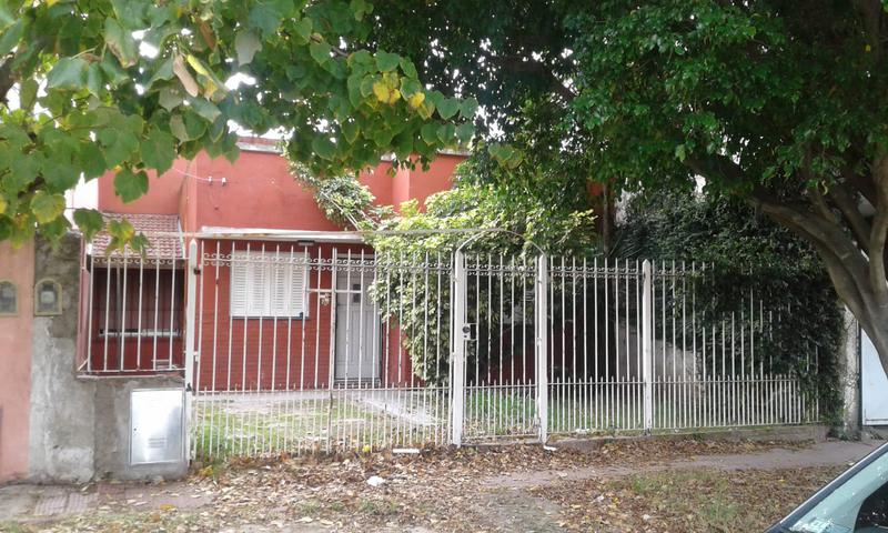 #5495498 | Alquiler | Casa | Monte Chingolo (Roberto Abraham Propiedades)