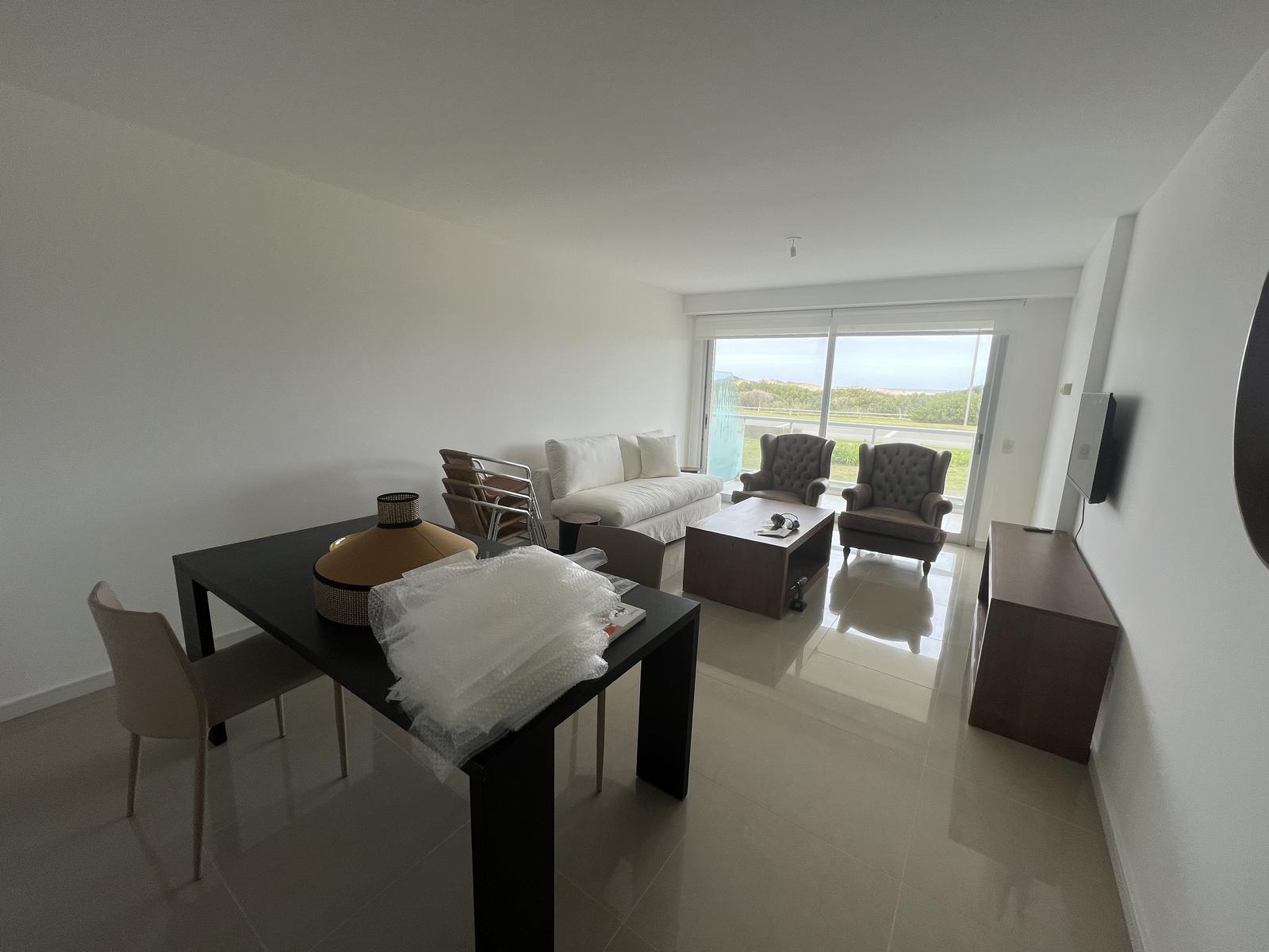 #4552071 | Temporary Rental | Apartment | Playa Brava (Emiliano Pedrozo)