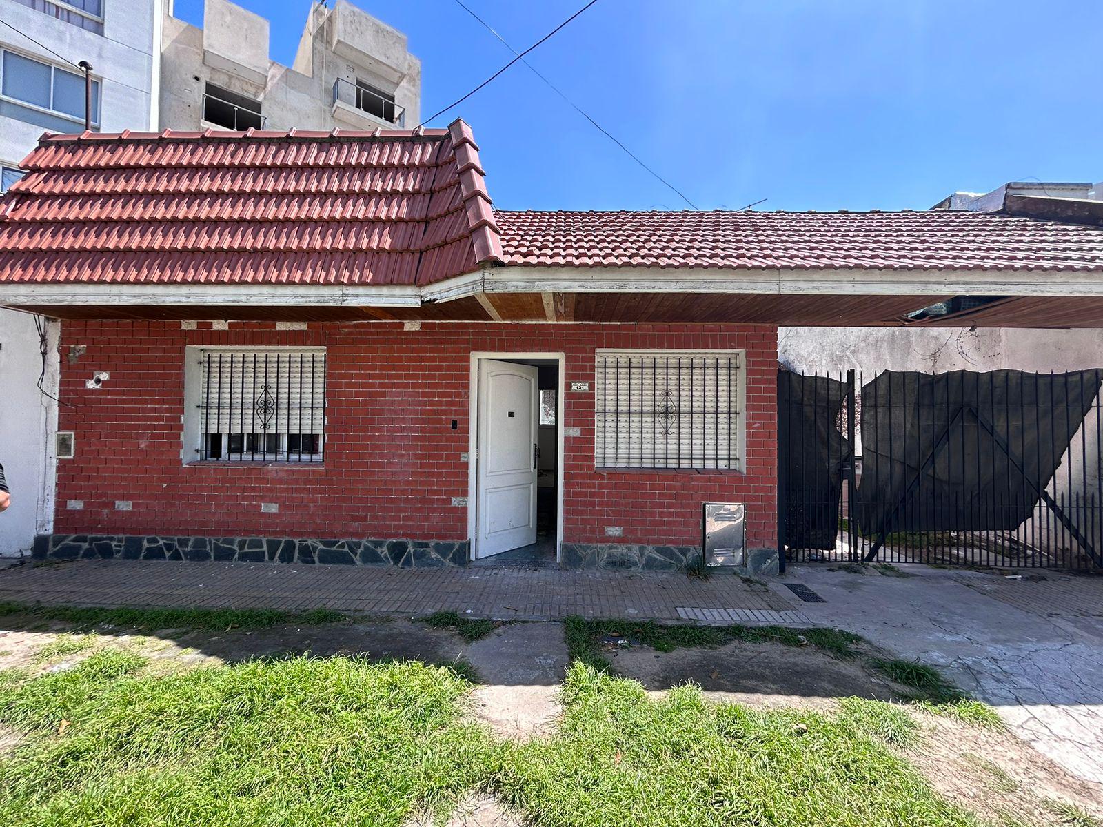 #5462984 | Alquiler | Casa | Lanus Oeste (Gianni Propiedades)