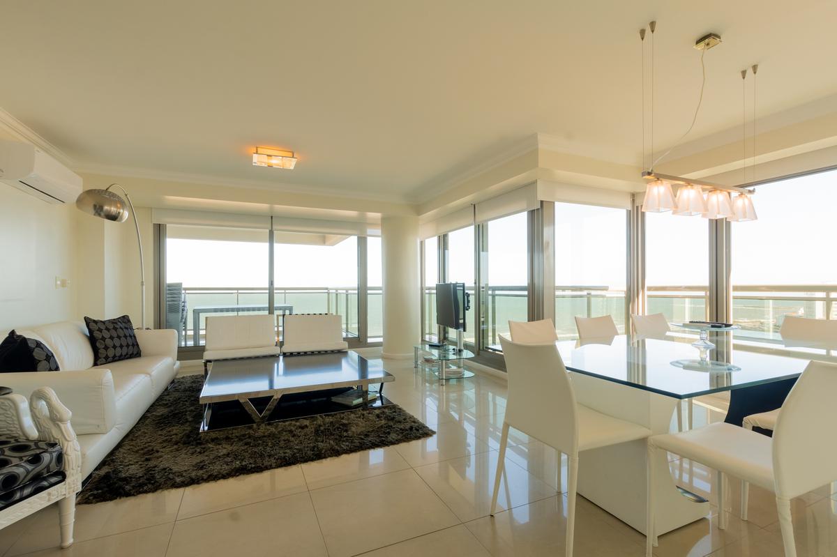 #4380950 | Temporary Rental | Apartment | Playa Brava (Emiliano Pedrozo)