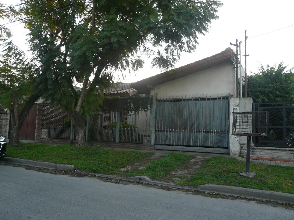 #1316332 | Venta | Casa | Luis Guillon (Pulero Propiedades)