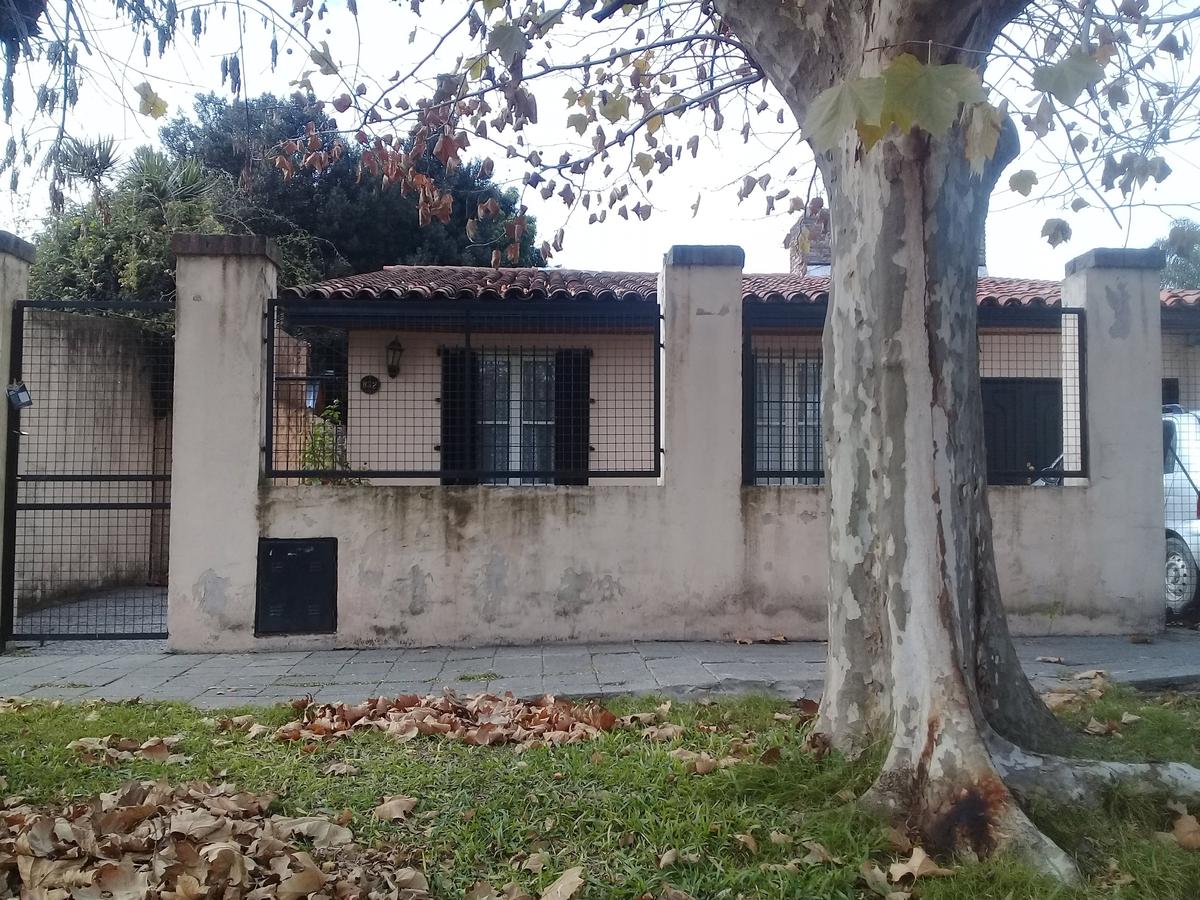 #2169571 | Venta | Casa | Lomas De Zamora (Fabian Tortello)