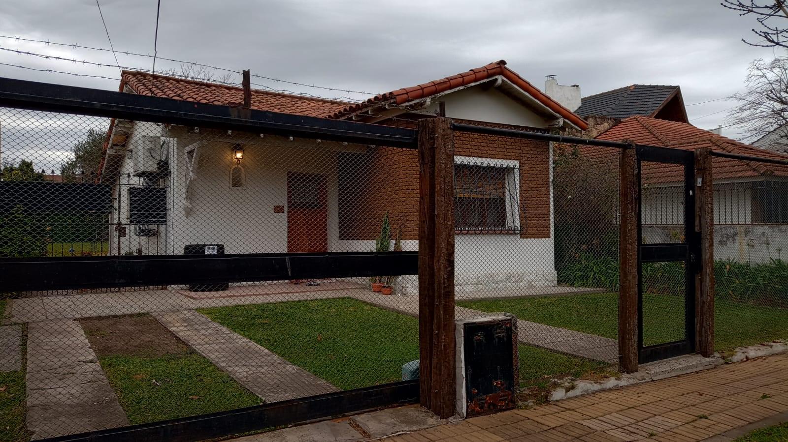 #5273400 | Venta | Casa | Adrogue (RAIMONDO PROPIEDADES)