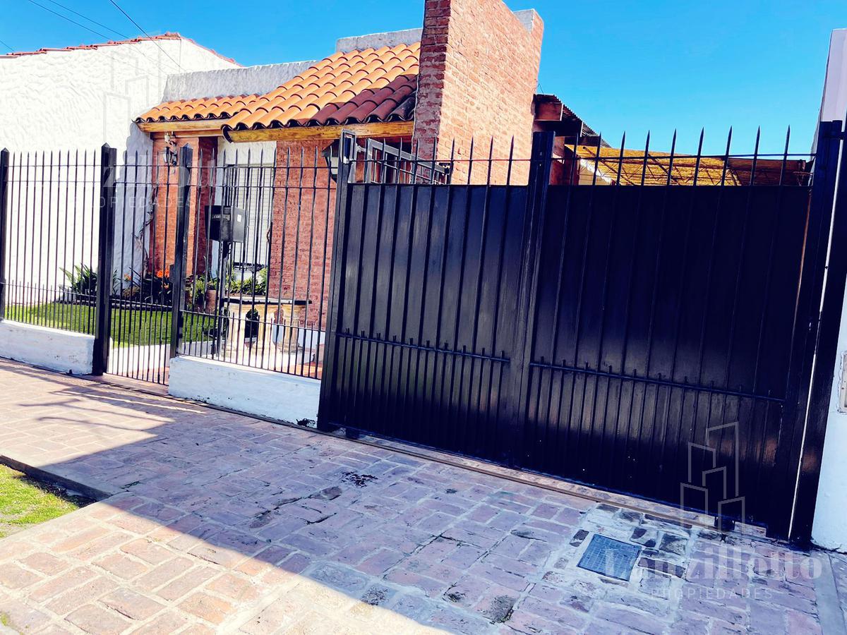 #3758228 | Venta | Casa | Lanus Este (Lanzillotto)