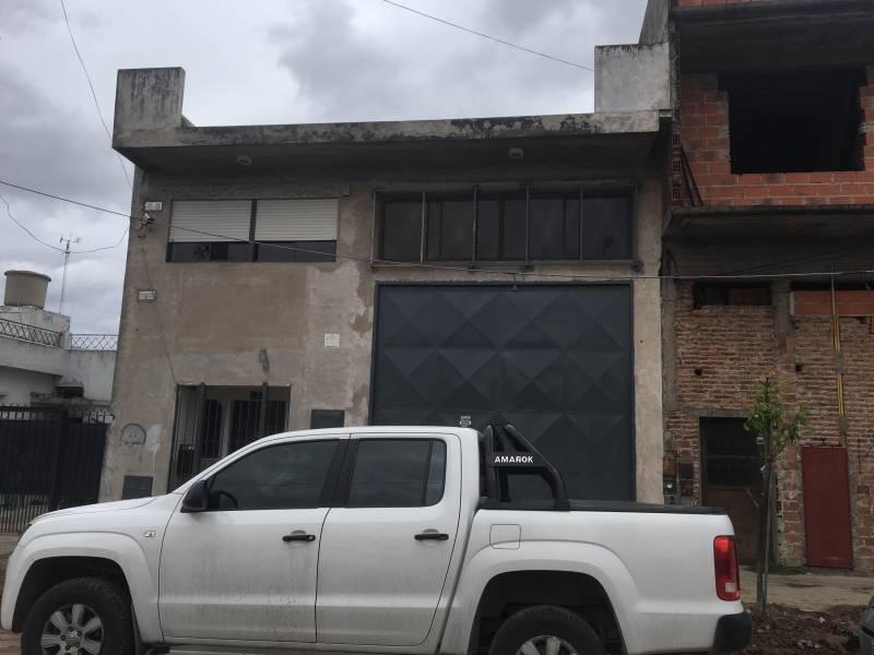 #822679 | Venta | Galpón / Depósito / Bodega | Lanus Este (Adrian Mercado)