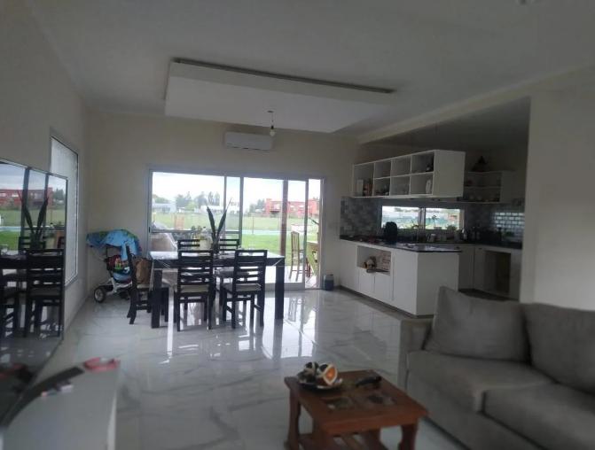 #2691404 | Sale | House | Pilar (Narvaez & Cia.)