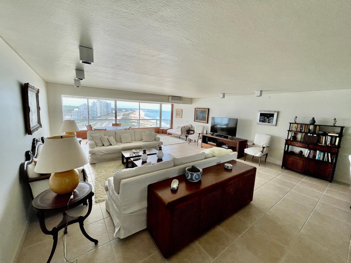 #4813859 | Temporary Rental | Apartment | Playa Brava (Emiliano Pedrozo)