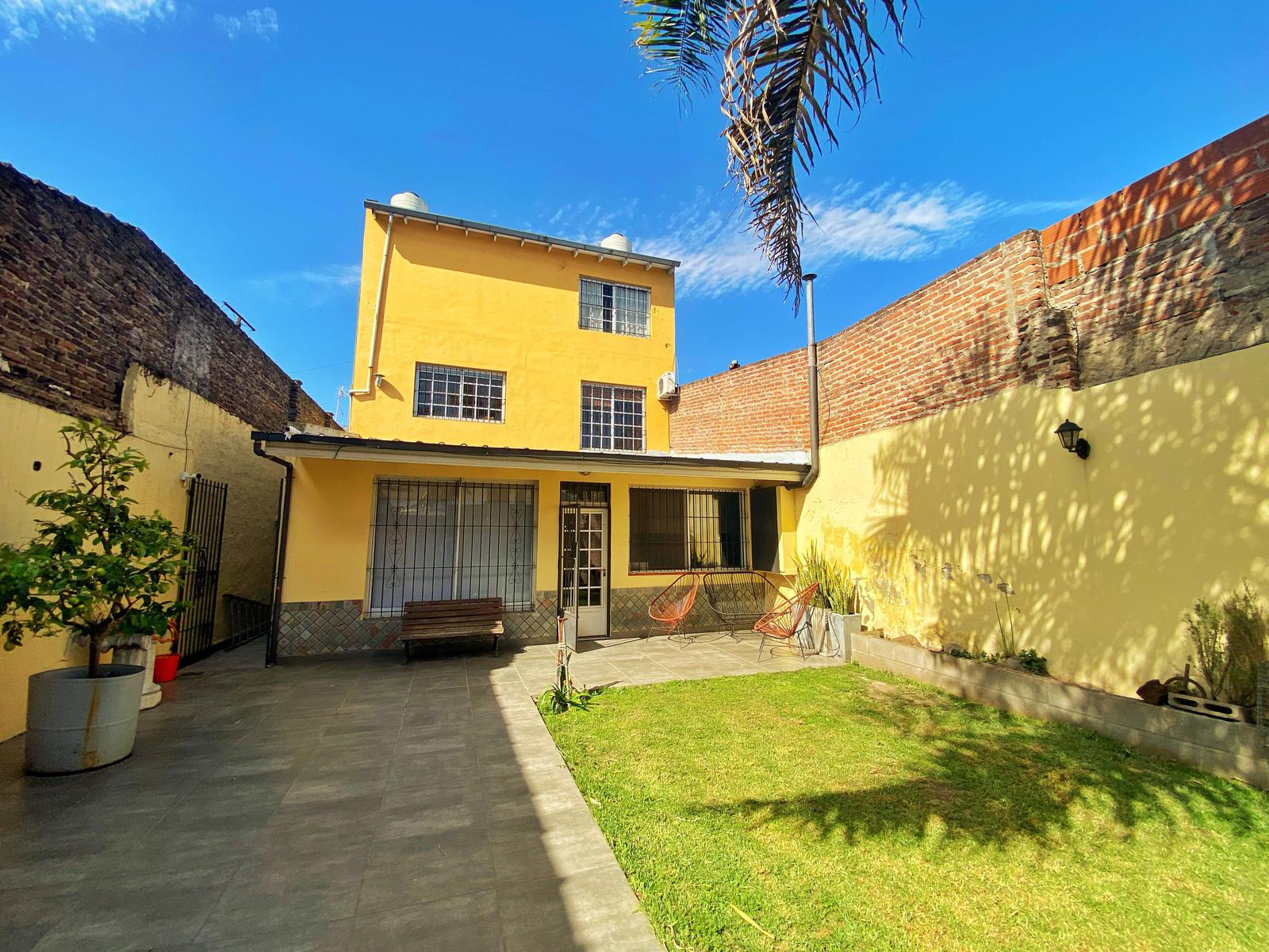 #4688848 | Venta | Casa | Lanus Oeste (Roberto Abraham Propiedades)