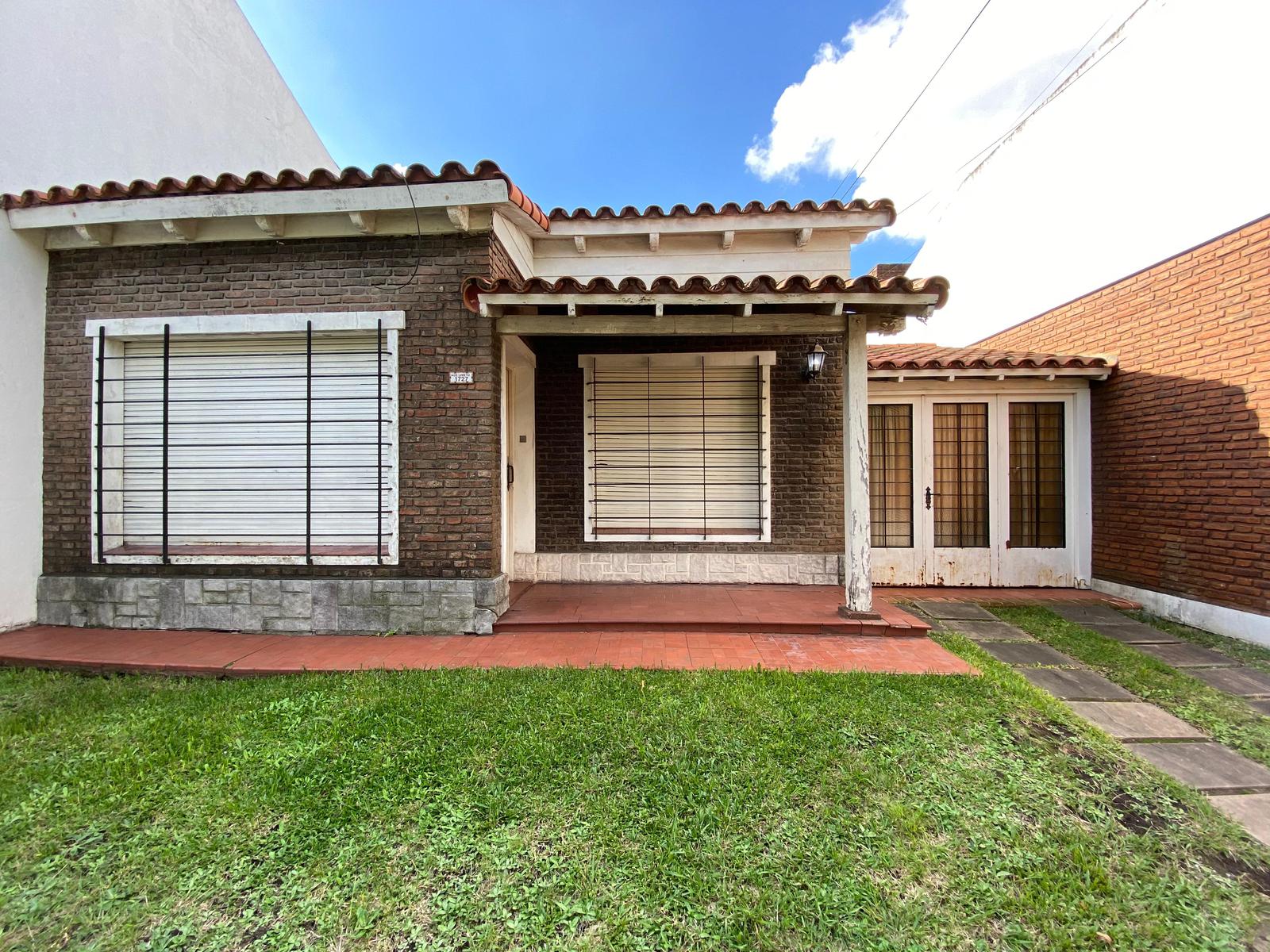 #5008572 | Venta | Casa | Castelar Norte (EDUARDO J. CARFI Propiedades)