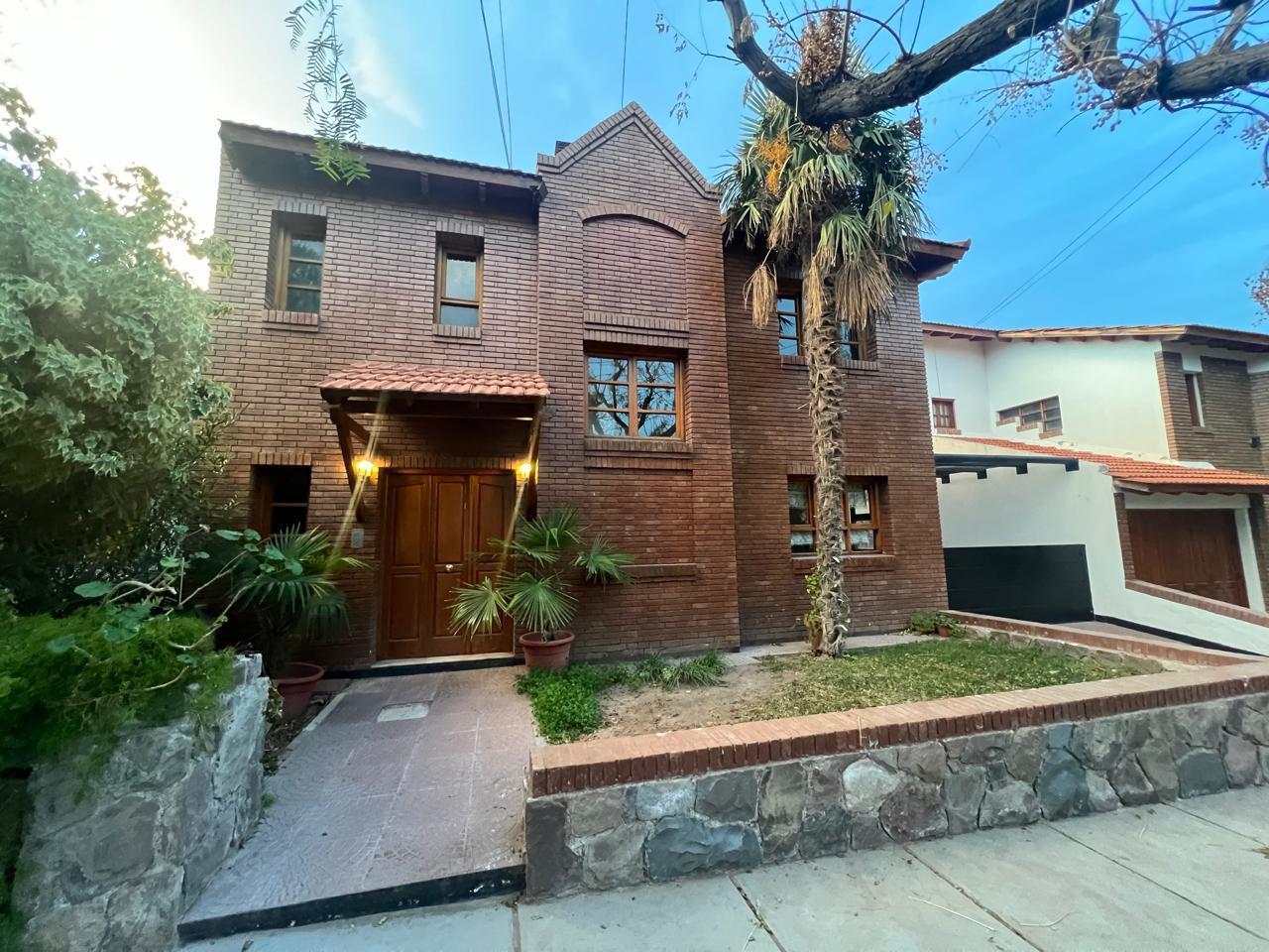 #5483521 | Venta | Casa | Mendoza (Fanny Cruz Negocios Inmobiliarios)