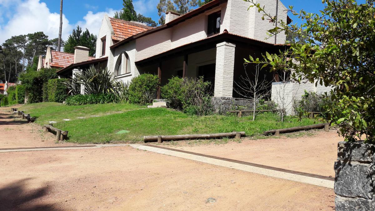 #2016837 | Venta | Casa | La Barra (Kuste House Hunting)