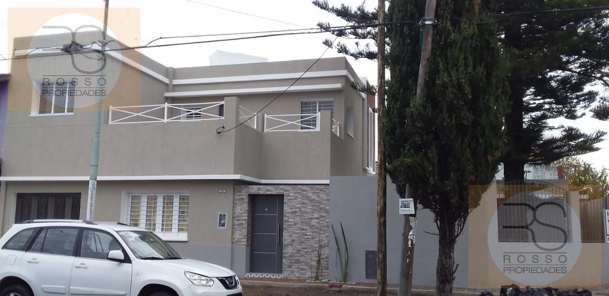 #2755851 | Venta | Casa | Haedo Sur (Rosso Propiedades)