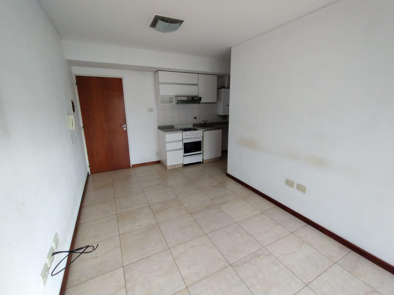 #5021306 | Rental | Garage | Rosario (Adrian Giaganti Inmobiliaria)