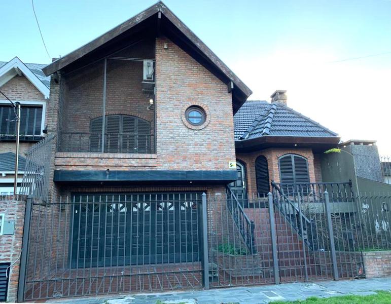 #5464071 | Venta | Casa | Castelar Norte (EDUARDO J. CARFI Propiedades)