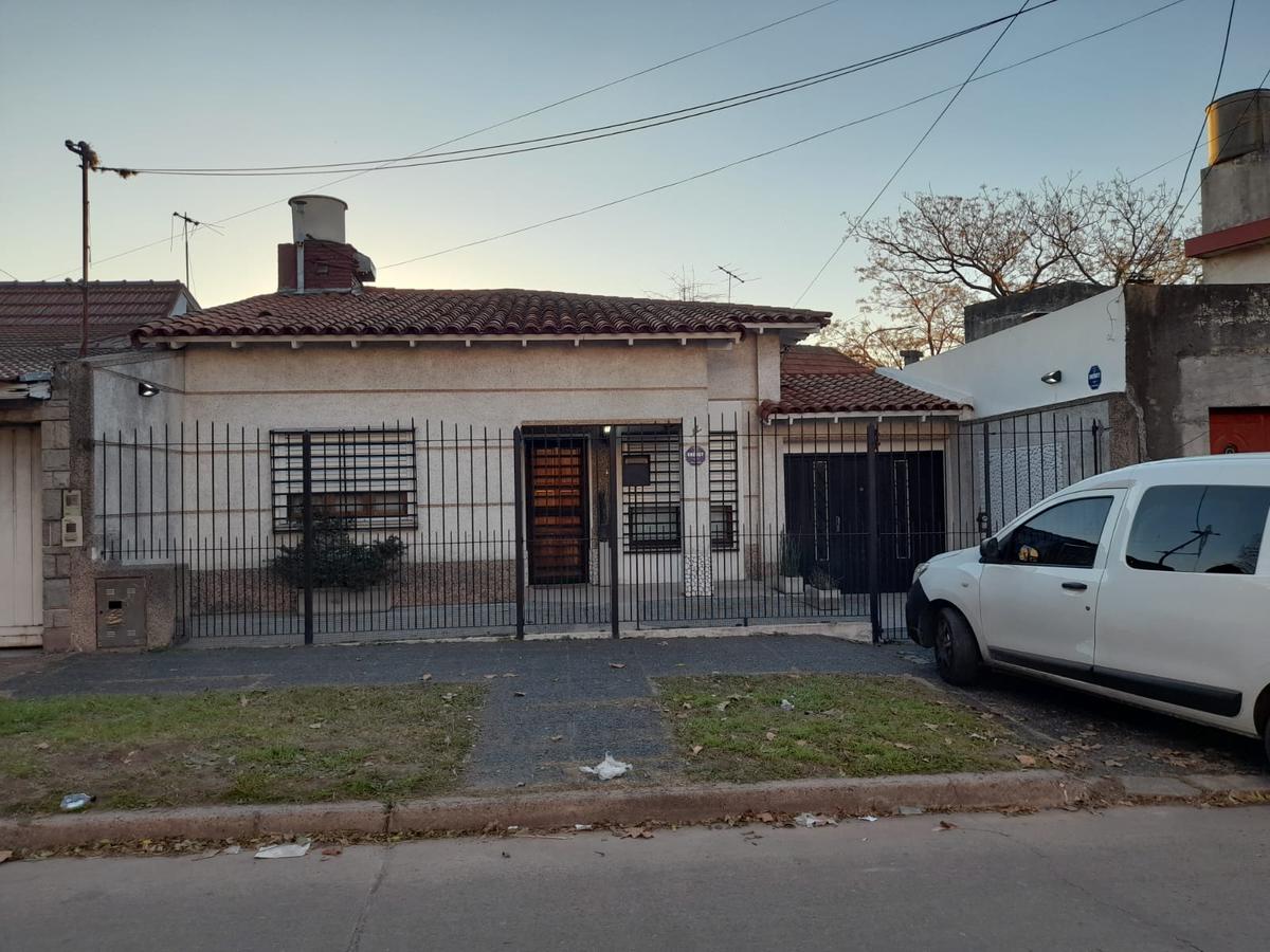 #5106273 | Venta | Casa | Don Bosco (Leandro Muñiz Servicios Inmobiliarios)
