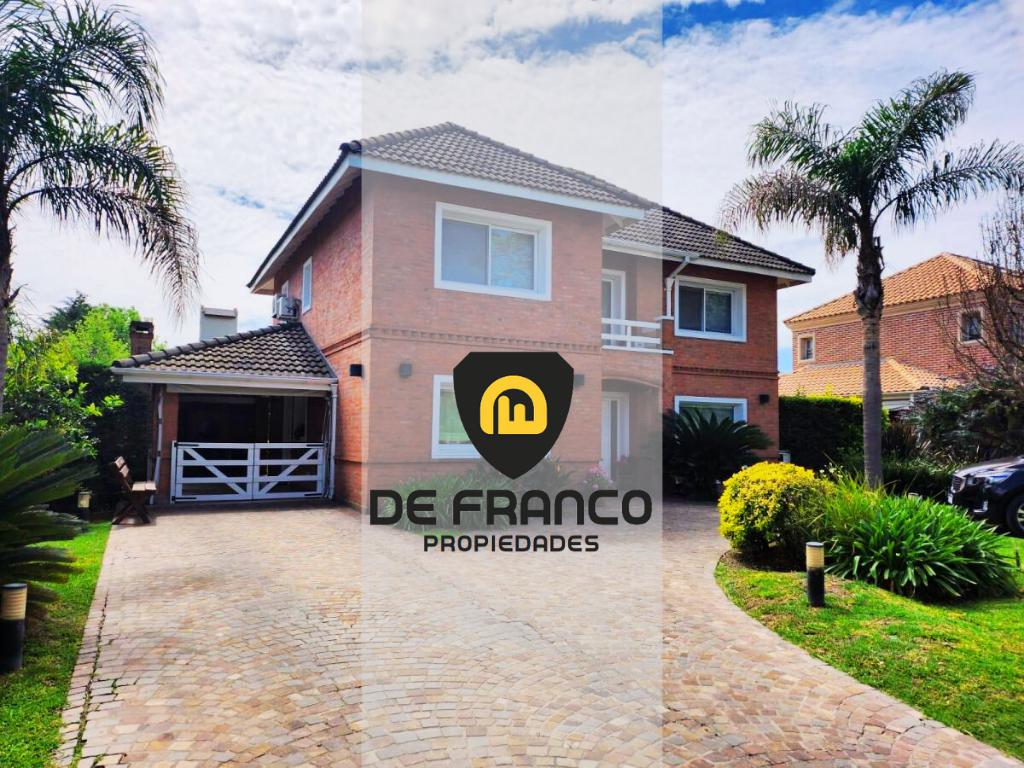 #4970123 | Venta | Casa | La Delfina (De Franco Propiedades)