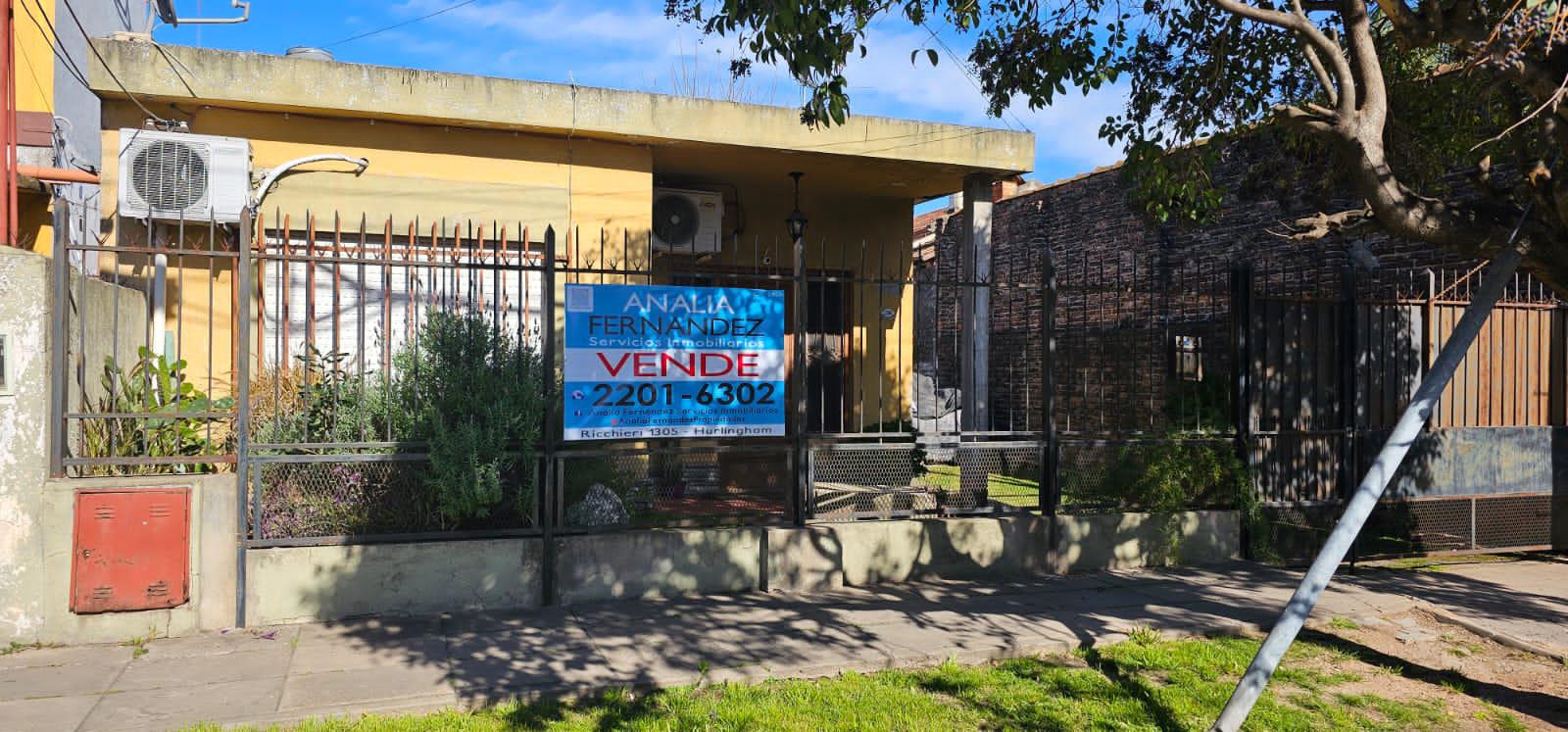 #5047056 | Venta | Casa | Hurlingham (Analía Fernández Servicios Inmobiliarios)