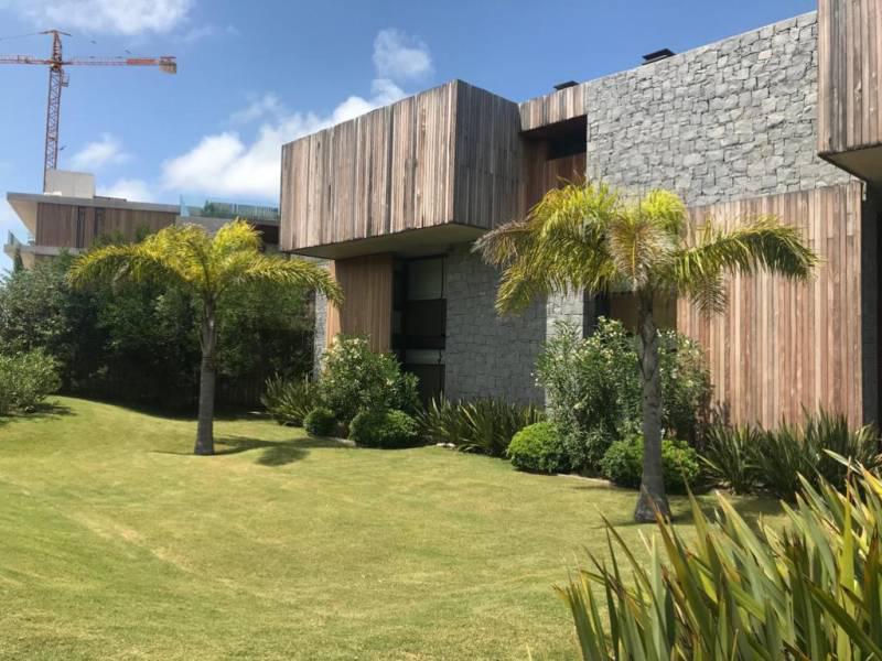 #3187907 | Venta | Casa | Manantiales (Kuper Propiedades )