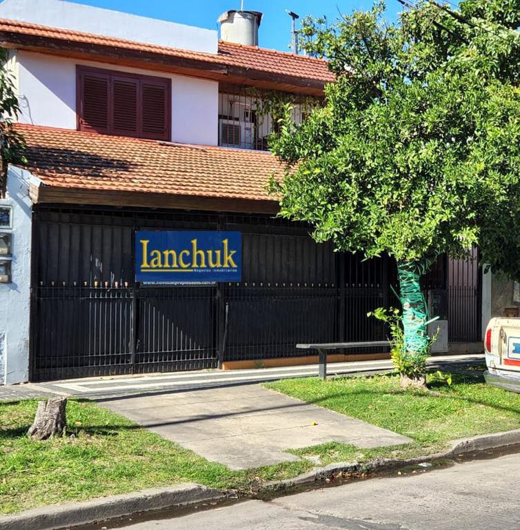 #2496043 | Venta | Casa | Lanus Oeste (Ianchuk)