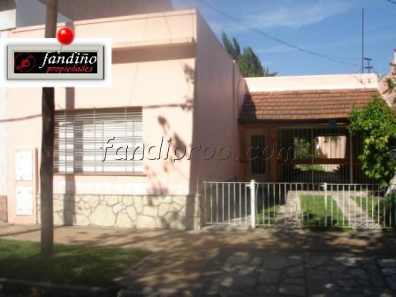 #205910 | Venta | Casa | Remedios De Escalada (Fandiño Propiedades)