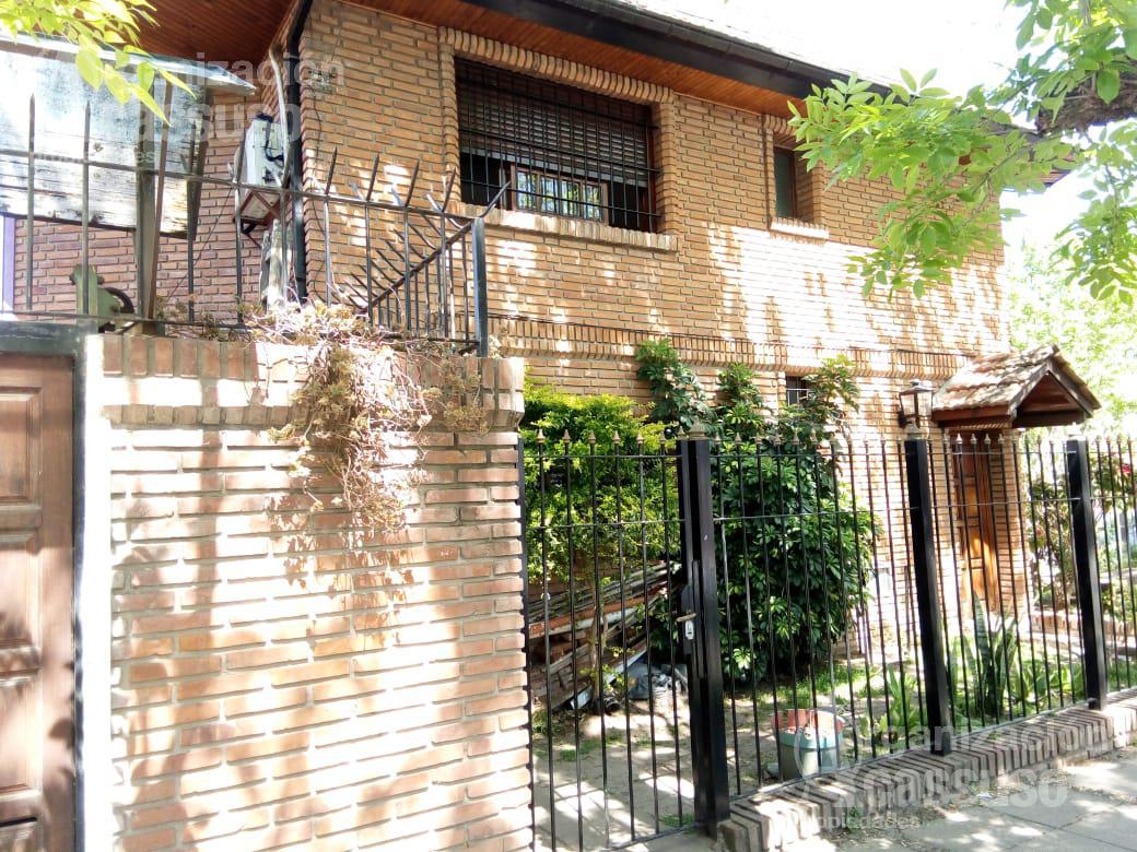 #2620495 | Venta | Casa | San Isidro Vias / Rolon (Organización Acassuso - Casa Central)