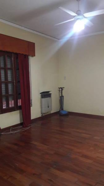 #519811 | Venta | Casa | Temperley (JC DONSANTO PROPIEDADES)