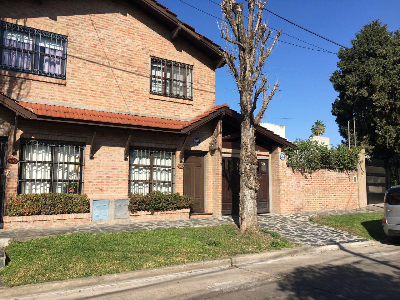 #5148681 | Venta | Casa | Castelar Norte (Lili mascotena propiedades)