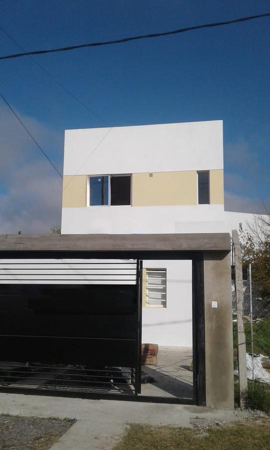 #1689280 | Venta | Casa | Los Hornos (Estudio Yacoub)