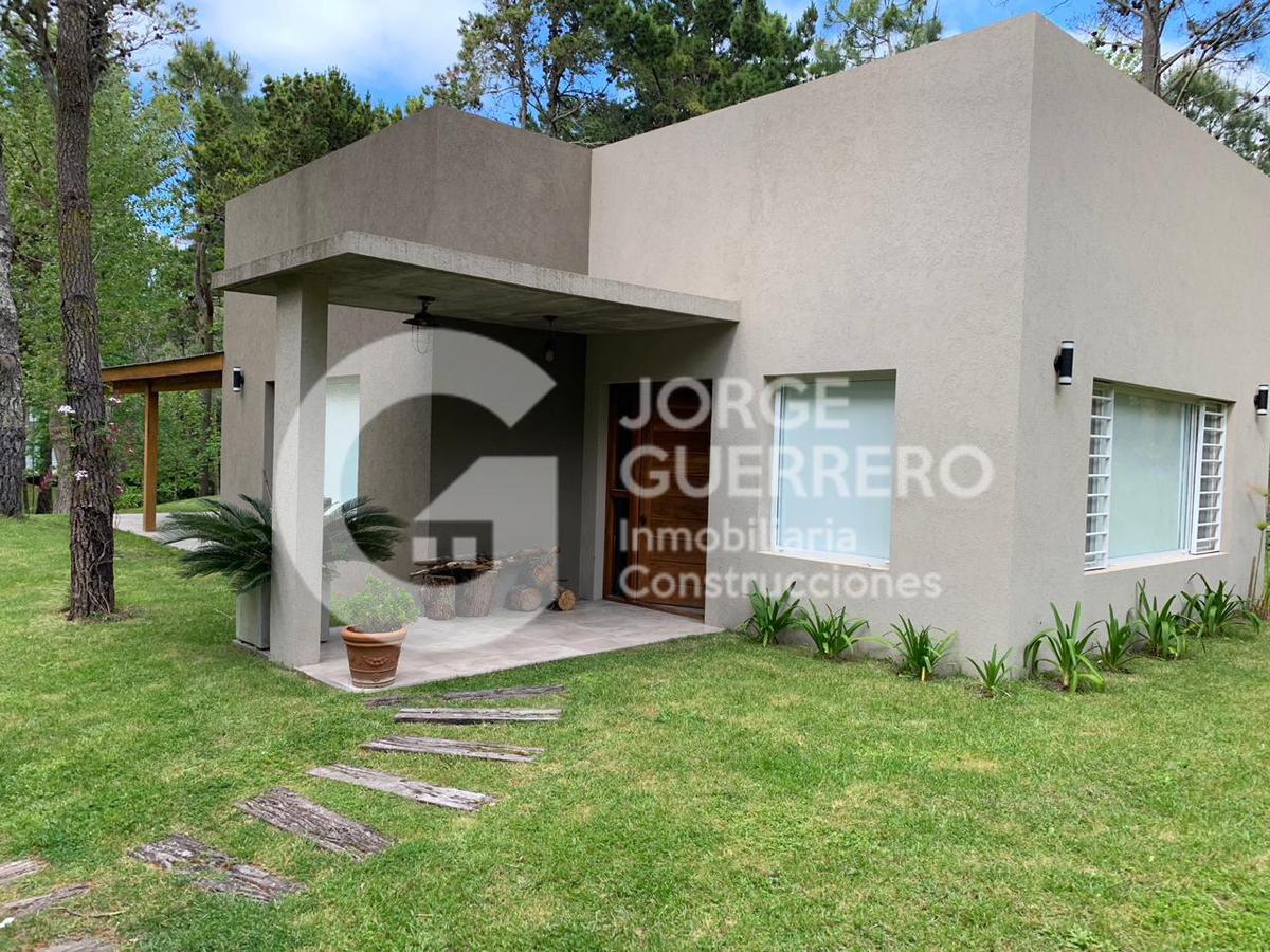 #724195 | Alquiler | Casa | Carilo (Jorge Guerrero Inmobiliaria Construcciones)