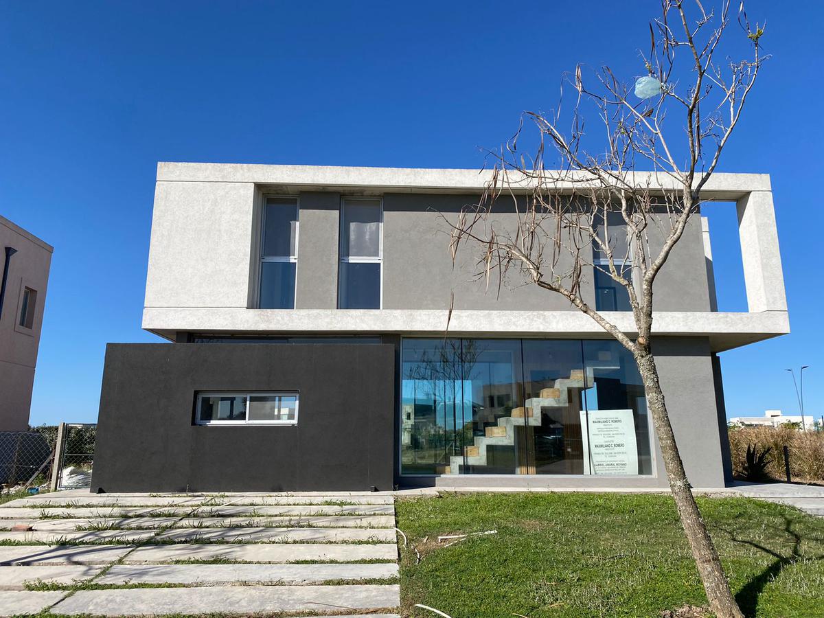 #4941393 | Venta | Casa | Puertos del Lago - Barrio Los Ceibos (RODAS PROPIEDADES)