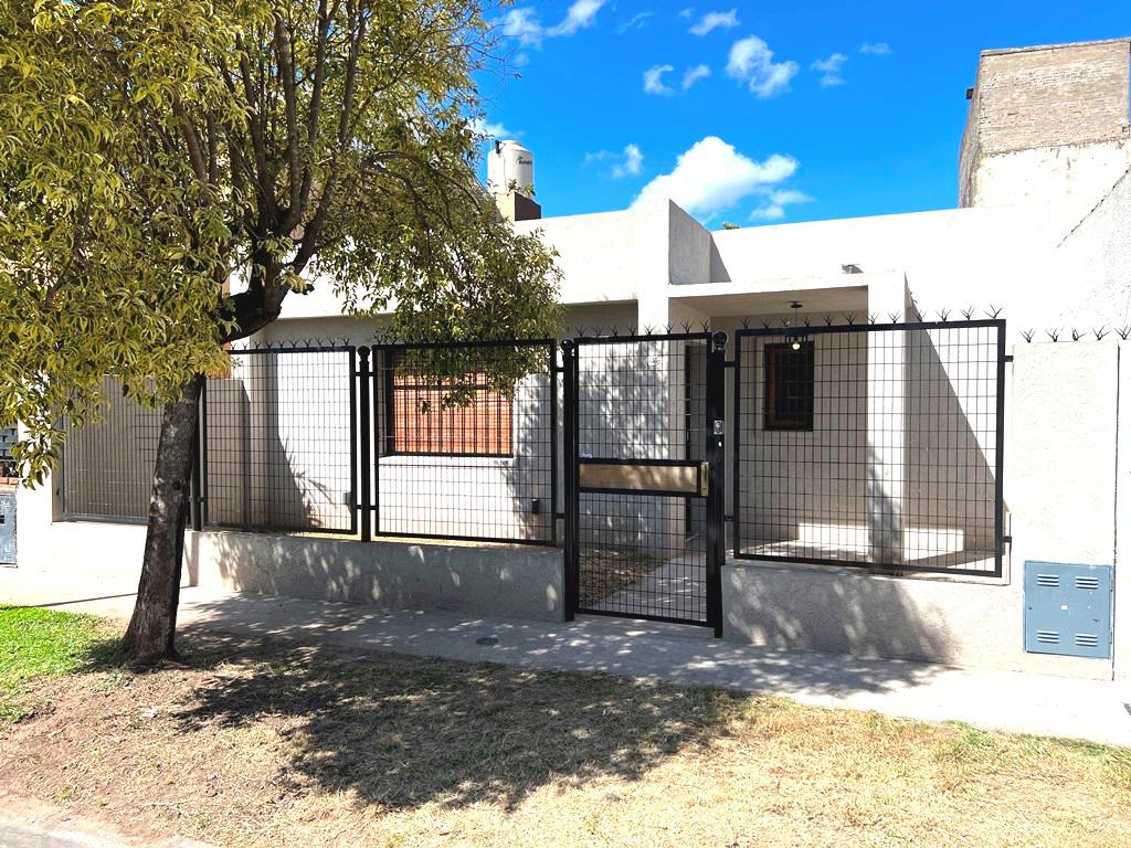 #4890701 | Venta | Casa | Villa Adelina (Ruiz Propiedades)