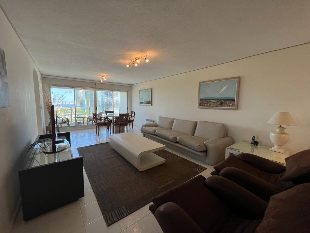 #4604553 | Temporary Rental | Apartment | Playa Mansa (Emiliano Pedrozo)